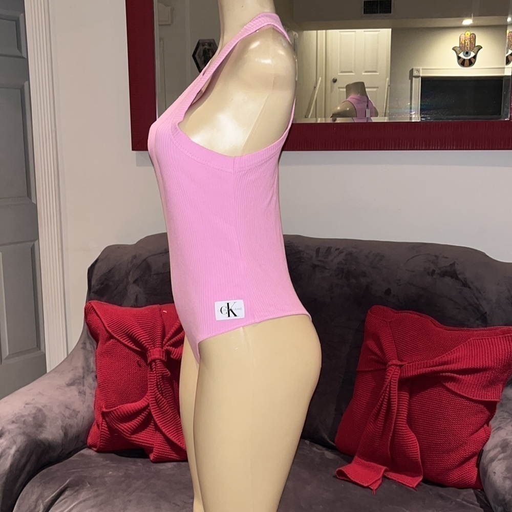 Calvin Klein Best Bodysuit In Pink Rib Knit - Picture 6 of 11